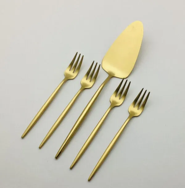 Cake serving set