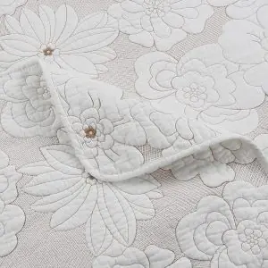Quilt set (White Clover) - Image 3