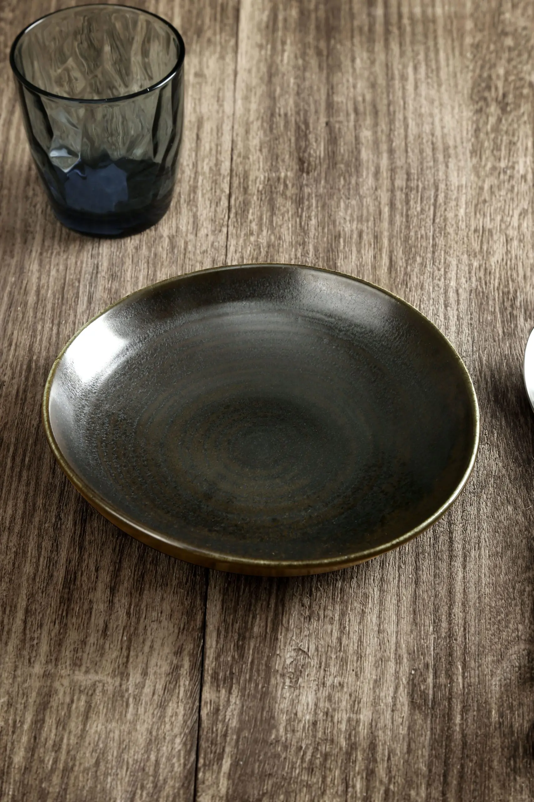 Reactive Black IR Side Plate (Set of 2)