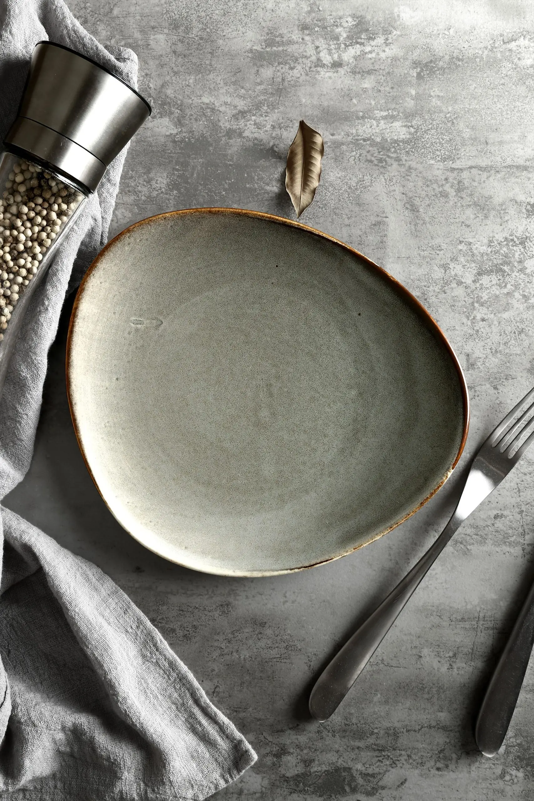 Reactive Grey Plate (Set of 2)